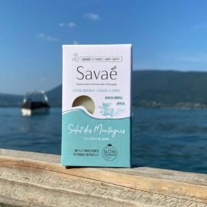 Savon Salut des montagnes pris en photo devant le lac à Veyrier du lac